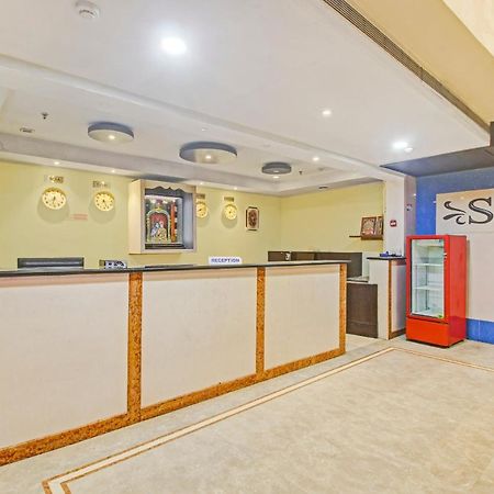Oyo Townhouse 707 Grand Krishna Hotel Hyderabad Exterior foto