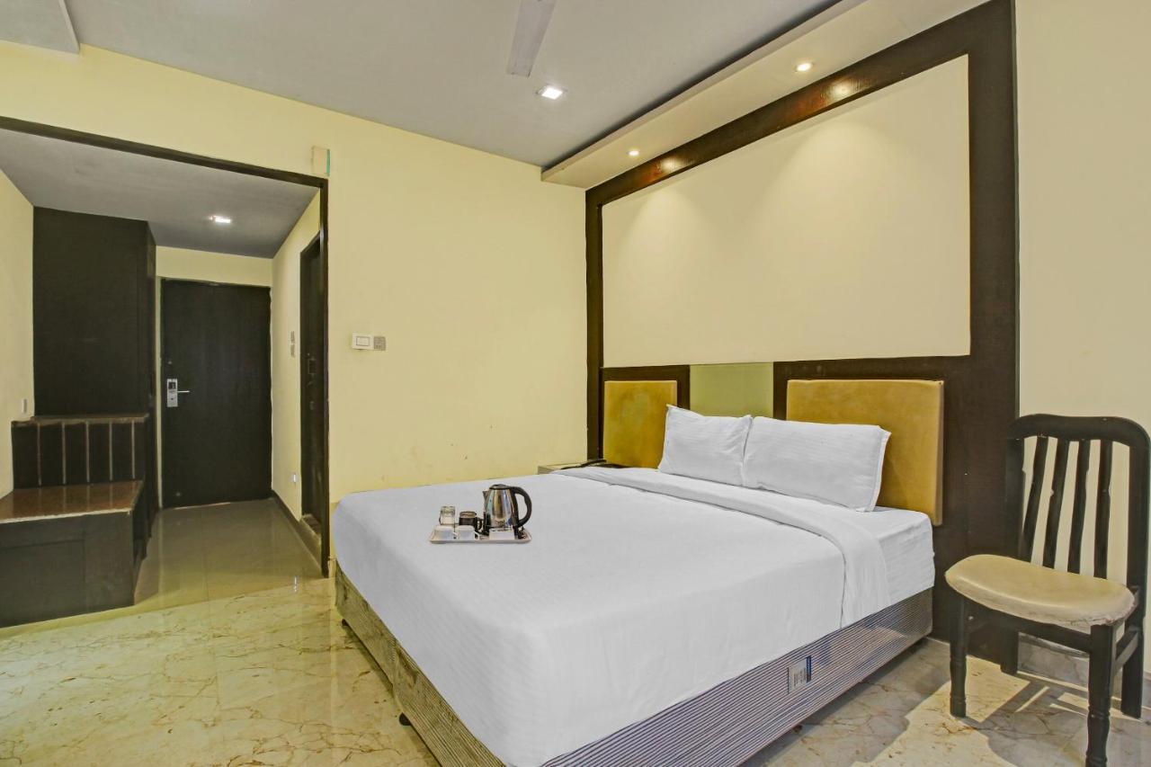 Oyo Townhouse 707 Grand Krishna Hotel Hyderabad Exterior foto
