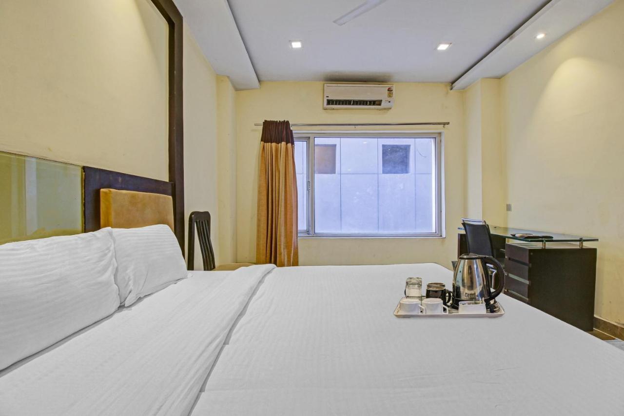 Oyo Townhouse 707 Grand Krishna Hotel Hyderabad Exterior foto
