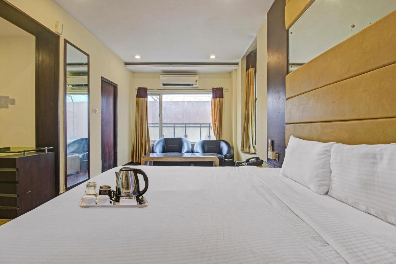 Oyo Townhouse 707 Grand Krishna Hotel Hyderabad Exterior foto